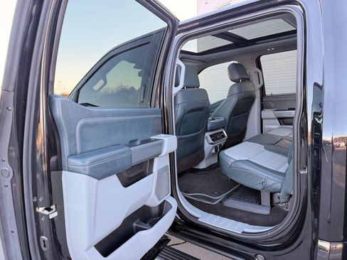 Used 2022 Ford F150 Limited image 7