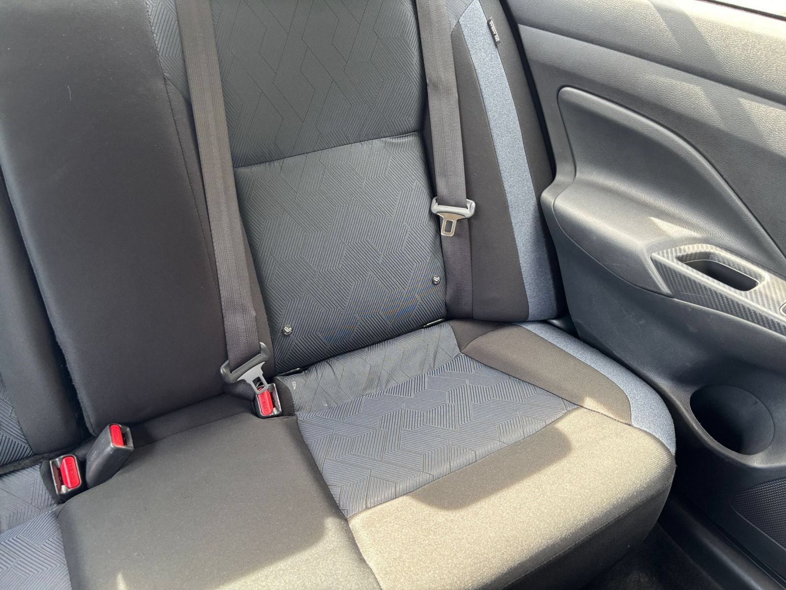 Used 2025 Nissan Versa SV FWD image 34