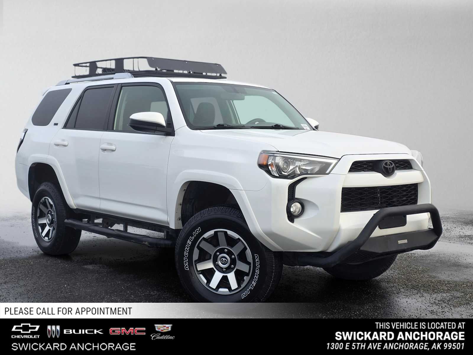 Used 2018 Toyota 4Runner SR5 AWD/4WD image 1