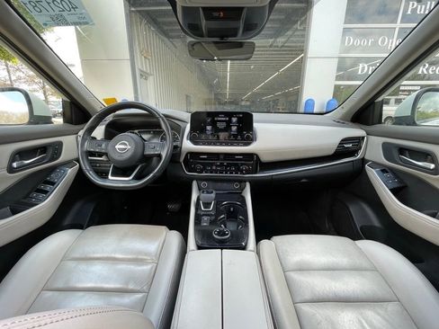 Used 2023 Nissan Rogue SL w/ SL Premium Package image 30