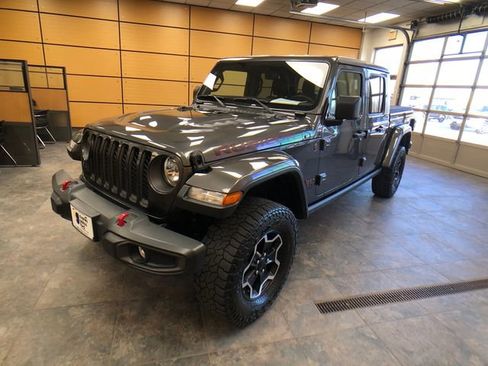 Used 2023 Jeep Gladiator Rubicon w/ Cold Weather Group AWD/4WD image 3