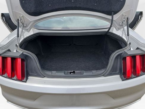 Used 2015 Ford Mustang Coupe RWD image 17