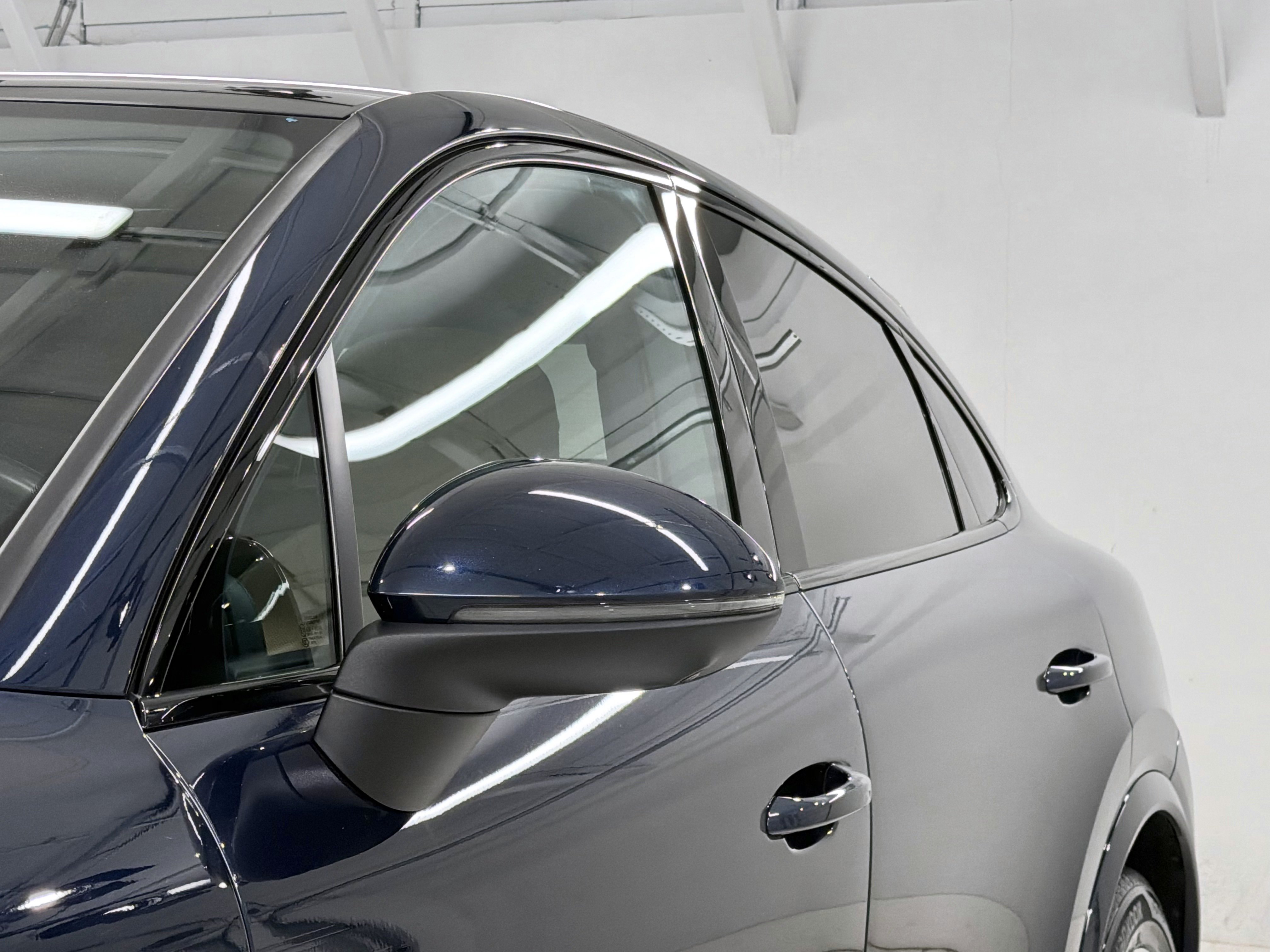 Certified 2024 Porsche Cayenne Coupe AWD/4WD image 18