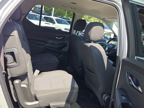 Used 2021 Chevrolet Traverse LT FWD image 15