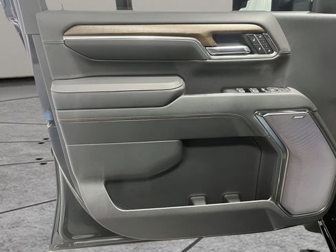 Used 2024 Chevrolet Silverado 3500 High Country w/ High Country Premium Package image 19