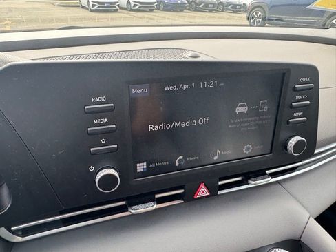 Certified 2024 Hyundai Elantra SE FWD image 26