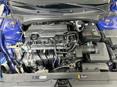 Used 2025 Hyundai Elantra Sport w/ Cargo Package FWD image 9