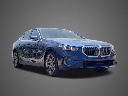 New 2027 BMW 530i xDrive w/ Premium Package AWD/4WD image 3