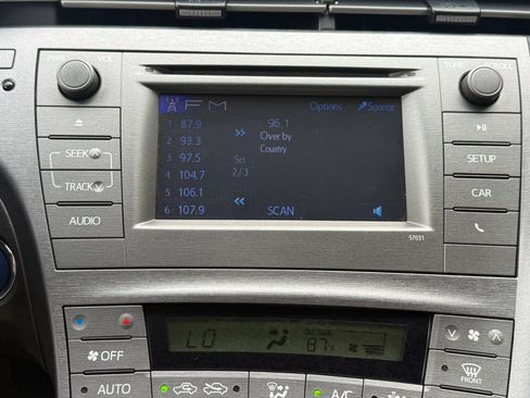 Used 2015 Toyota Prius Two FWD image 18