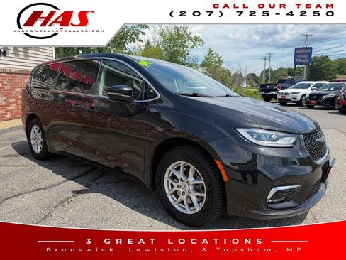 Used 2024 Chrysler Pacifica Touring-L FWD image 9
