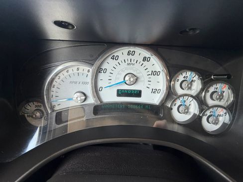 Used 2005 HUMMER H2 w/ Preferred Equipment Group AWD/4WD image 16