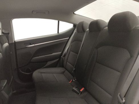 Used 2019 Hyundai Elantra SE w/ Cargo Package FWD image 18