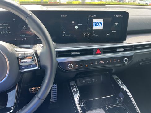 Used 2025 Kia Sorento SX Prestige image 32