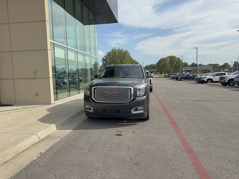 Used 2017 GMC Yukon Denali w/ Open Road Package AWD/4WD image 11
