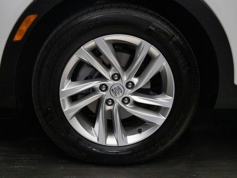 Used 2024 Buick Envista Preferred w/ Advanced Safety Package image 8