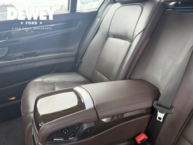 Used 2014 BMW 750Li RWD image 30