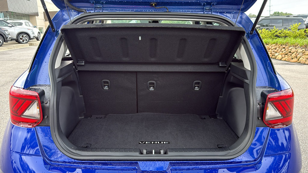 Used 2026 Hyundai Venue SEL FWD image 10