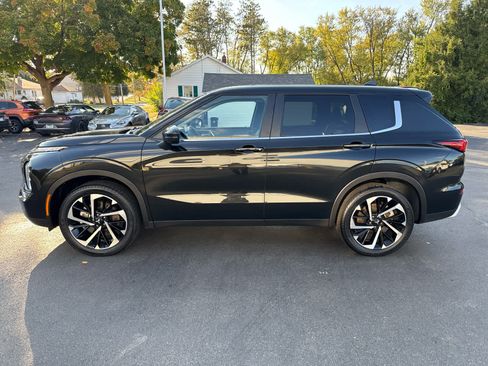 Used 2024 Mitsubishi Outlander SE image 6