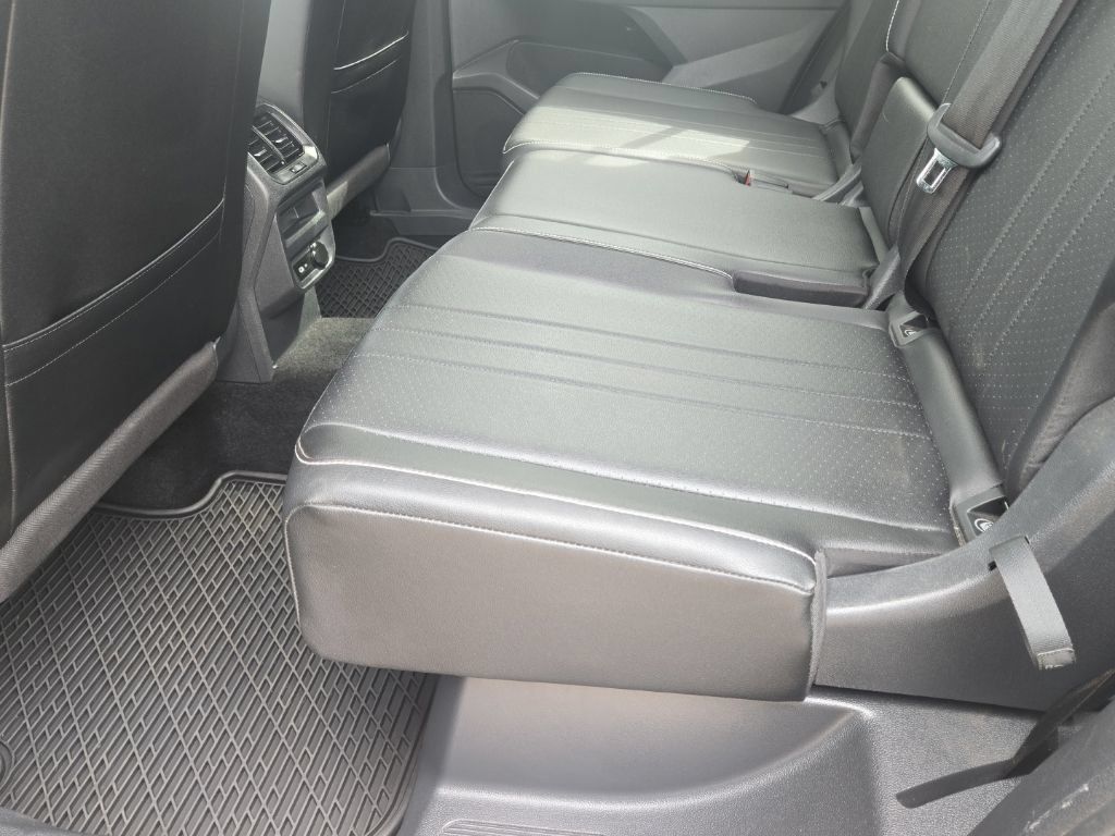 Used 2023 Volkswagen Tiguan SE R-Line FWD image 13
