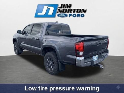 Used 2020 Toyota Tacoma SR5 RWD image 7
