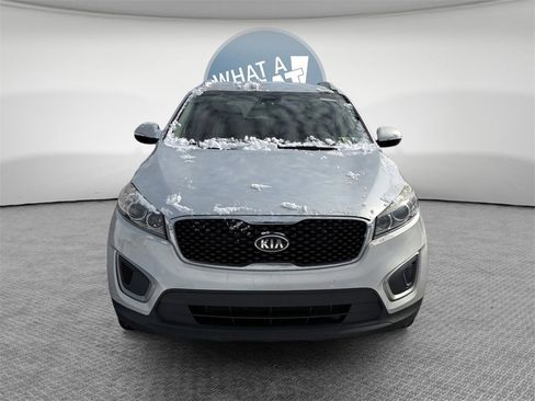 Used 2016 Kia Sorento LX w/ LX Convenience Package image 9