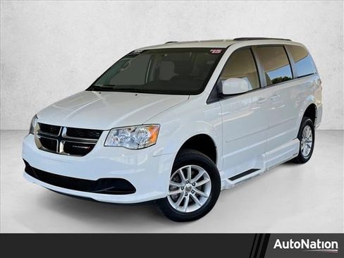 Used 2015 Dodge Grand Caravan SXT image 1