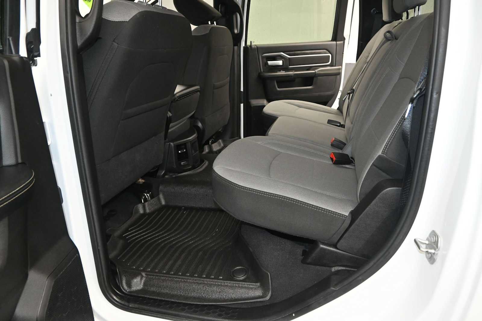 Used 2024 RAM 2500 Big Horn AWD/4WD image 13