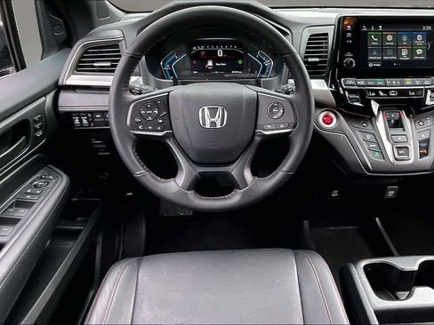 Certified 2024 Honda Odyssey Sport image 8