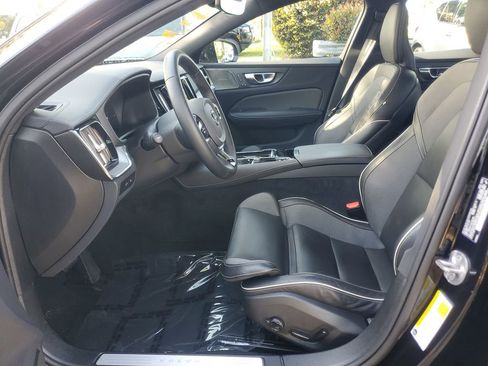 Certified 2025 Volvo S60 T8 Ultra AWD/4WD image 15