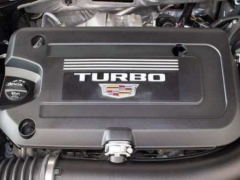 Used 2023 Cadillac XT4 Luxury w/ Cold Weather Package image 4