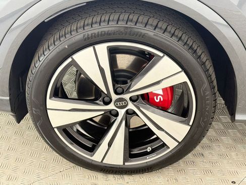 New 2026 Audi SQ5 Premium Plus image 25
