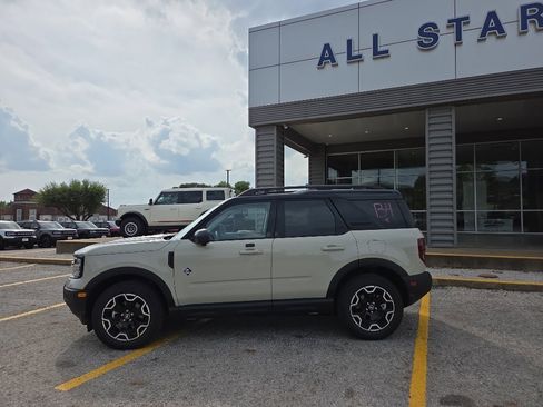 New 2025 Ford Bronco Sport Outer Banks w/ Outer Banks Tech Package+ AWD/4WD image 8