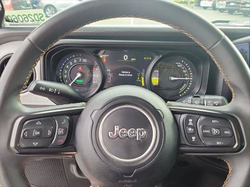 Certified 2024 Jeep Wrangler Unlimited AWD/4WD image 9