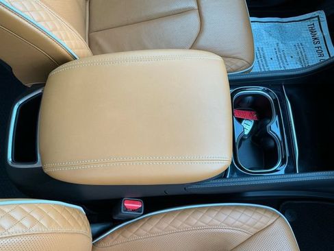 Used 2023 Chrysler Pacifica Pinnacle FWD image 24