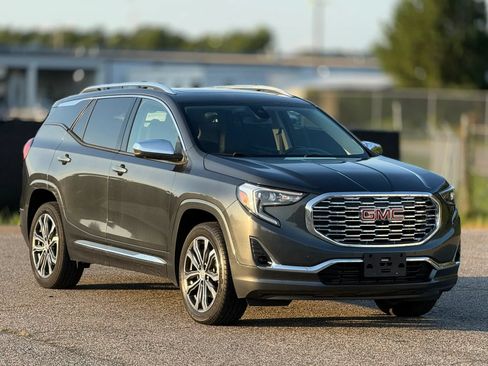 Used 2019 GMC Terrain Denali w/ Advanced Safety Package AWD/4WD image 1