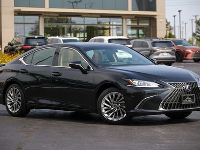 Certified 2022 Lexus ES 300h w/ Accessory Package