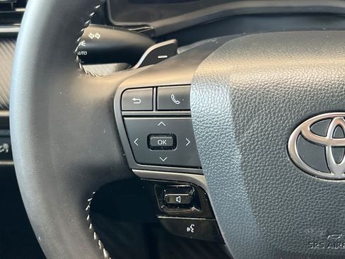 Used 2025 Toyota Camry SE FWD image 24