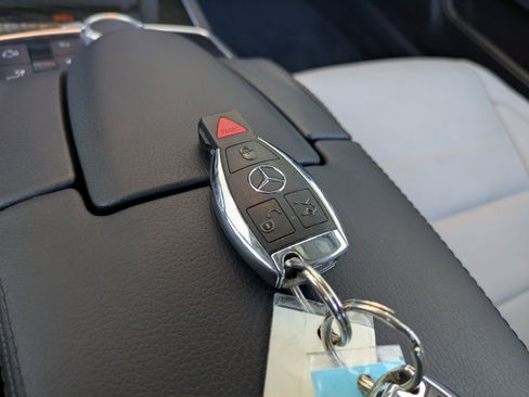 Used 2017 Mercedes-Benz E 400 Cabriolet image 32