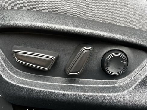 Used 2025 Toyota Camry LE image 23