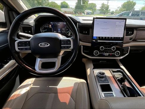 Used 2022 Ford Expedition Limited RWD image 15