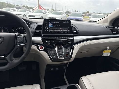 New 2026 Honda Odyssey Touring image 22