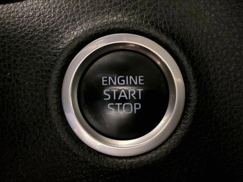 Used 2022 Toyota Tundra SR5 w/ SR5 Convenience Package AWD/4WD image 37