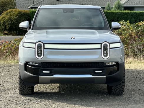 Used 2024 Rivian R1T Adventure image 9