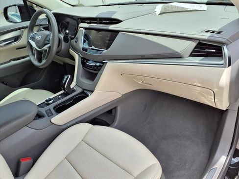 Used 2022 Cadillac XT5 Premium Luxury FWD image 8