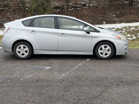 Used 2010 Toyota Prius Five FWD image 1