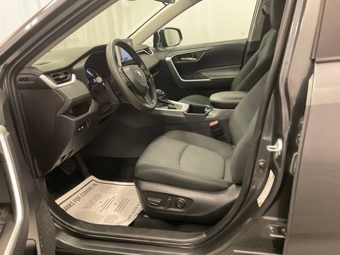 Used 2025 Toyota RAV4 XLE AWD/4WD image 13