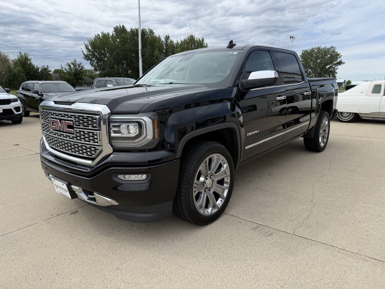 Used 2018 GMC Sierra 1500 Denali w/ Denali Ultimate Package AWD/4WD image 2