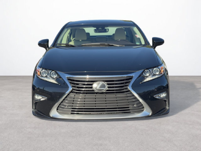 Used 2017 Lexus ES 350 w/ Ultra Luxury Package FWD image 8