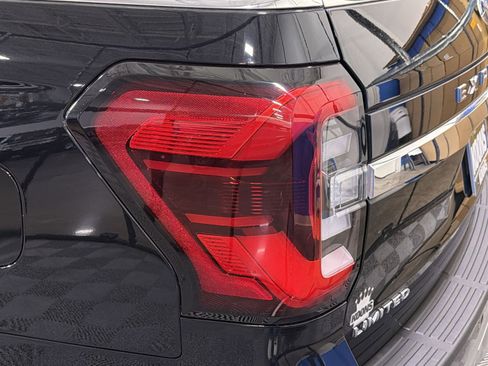 Used 2023 Ford Expedition Max Limited AWD/4WD image 17
