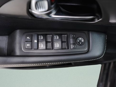 Used 2025 Chrysler Pacifica Select FWD image 27